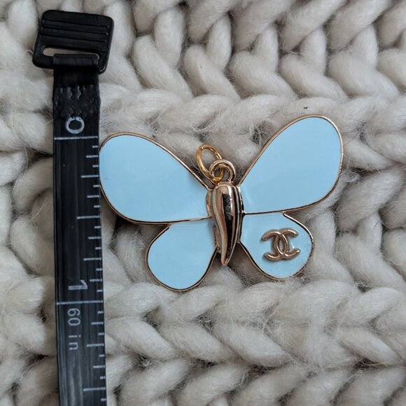 Chanel, Baby Blue Enamel Butterfly Pendant Charm Zipper Pull Gold Hardware - Picture 5 of 6